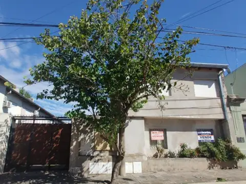 Ventade duplex en calle roque saenz peña