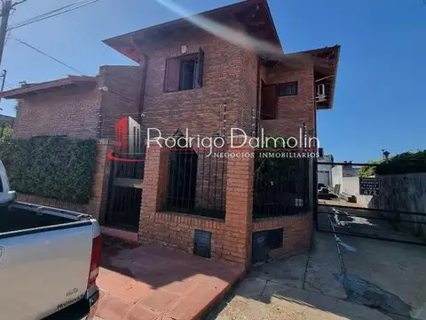 Vendo. casa semi céntrica. concordia, er.-