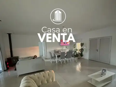 Vendo. casa ubicada frente al hotel azares del ayuí. concordia, er.