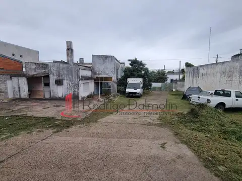 Vendo. propiedad céntrica ideal para desarrollo. concordia, er
