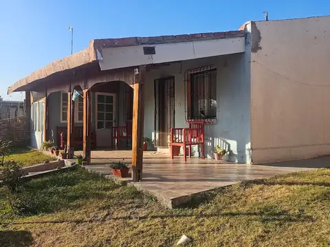 Amplia casa en venta, lavalle
