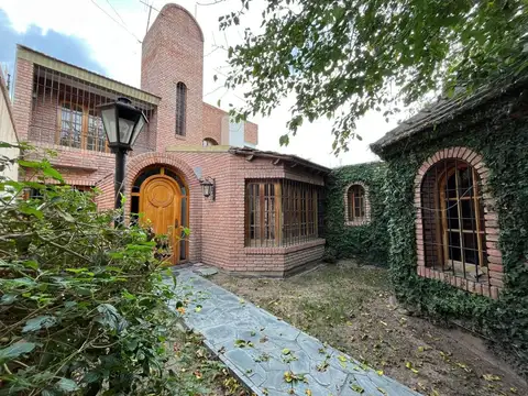 Venta casa en quinta sección, mendoza