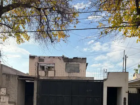 Venta residencia con cochera 4ta sección