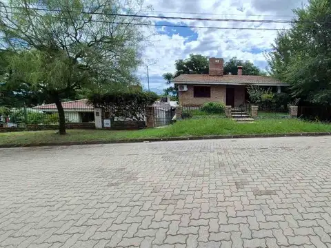 Venta casa más departamento en villa carlos paz