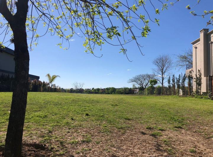Terreno · 1011m²