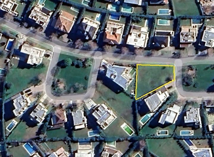Terreno · 594m²