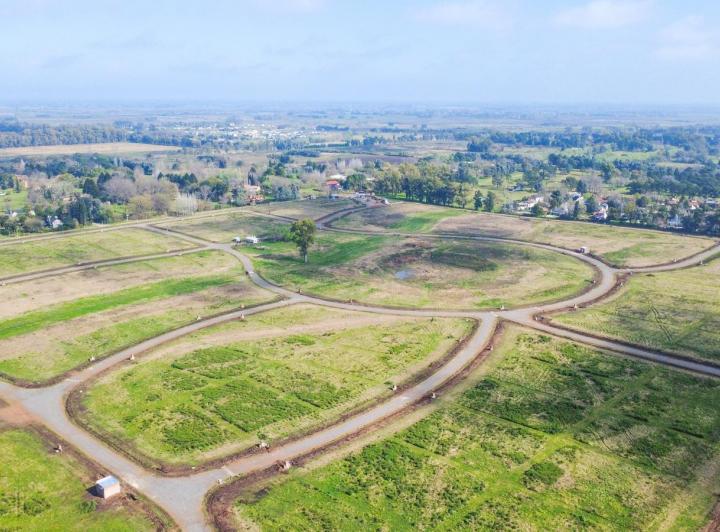 Terreno · 2023m²