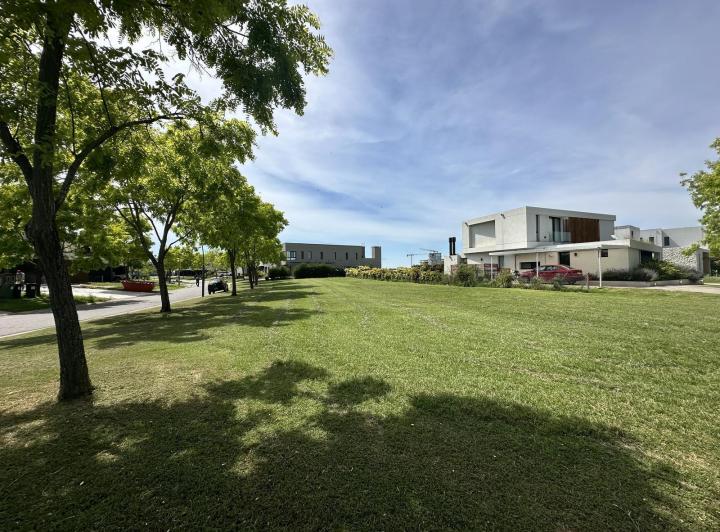 Terreno · 1035m²