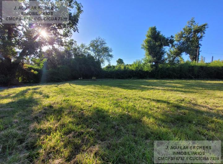 Terreno · 834m²