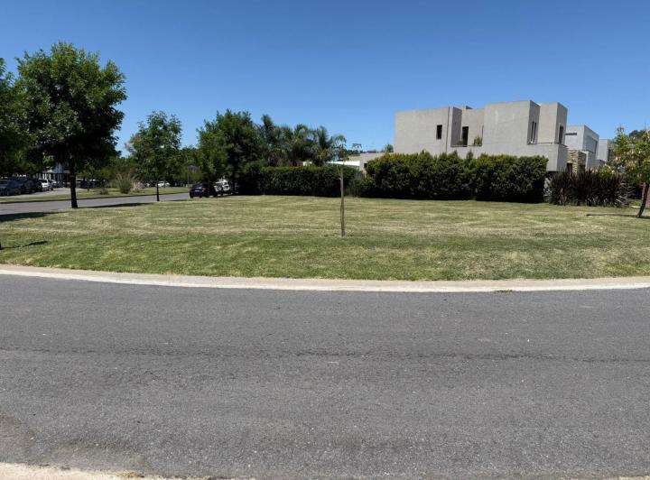 Terreno · 630m²