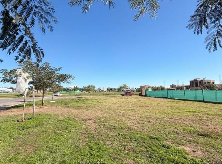 Terreno · 602m²