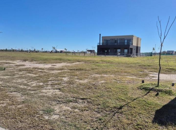 Terreno · 700m²
