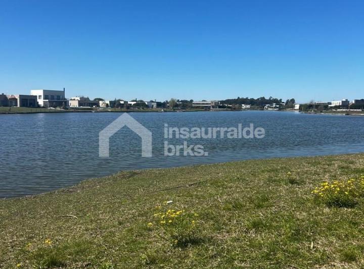 Terreno · 1030m²