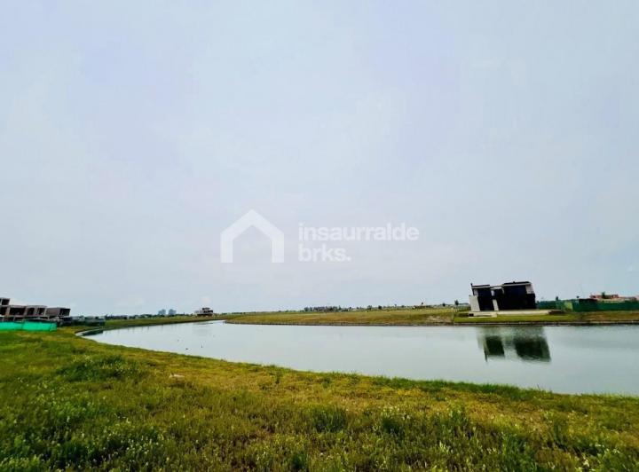 Terreno · 947m²