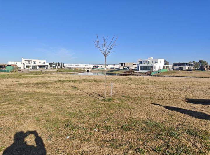 Terreno · 646m²