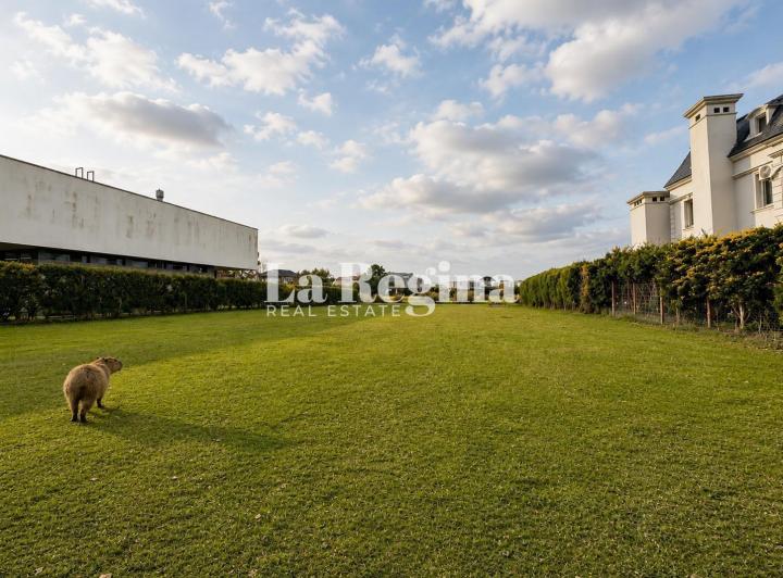 Terreno · 1310m²