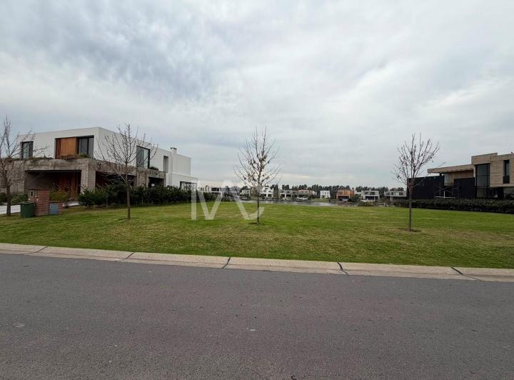 Terreno · 675m²