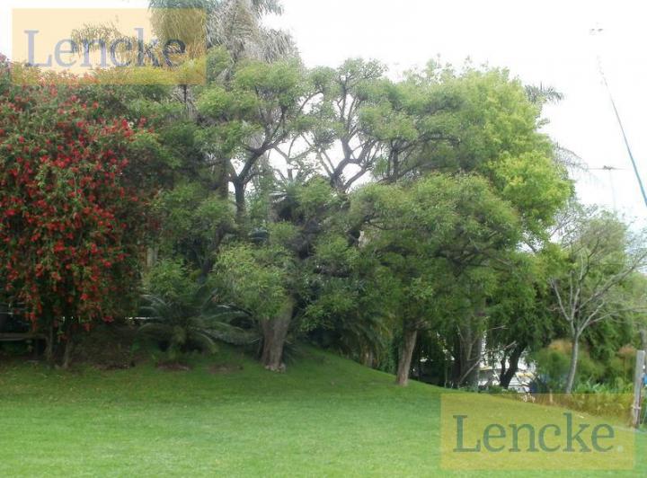 Terreno · 890m²