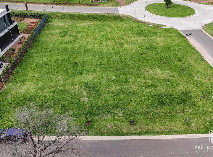 Terreno · 723m²