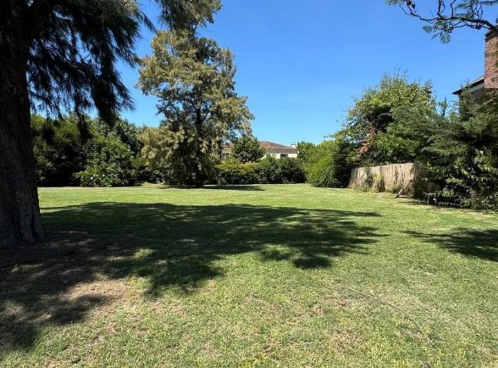 Terreno · 790m²