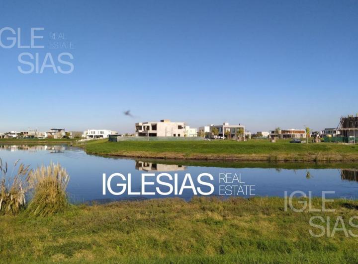 Terreno · 936m²
