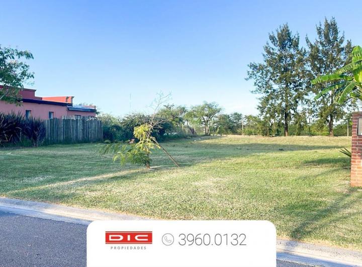 Terreno · 701m²