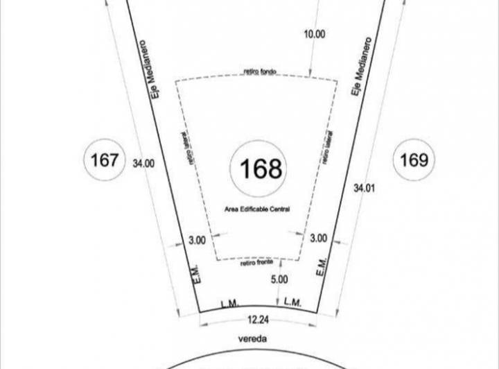 Terreno · 670m²