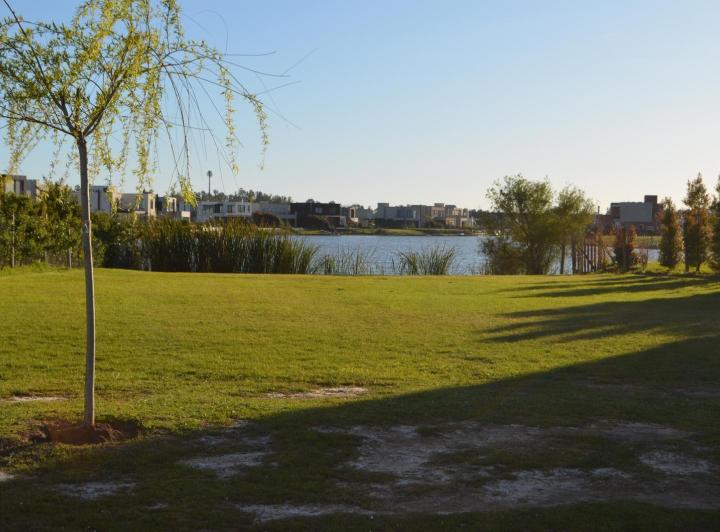 Terreno · 638m²