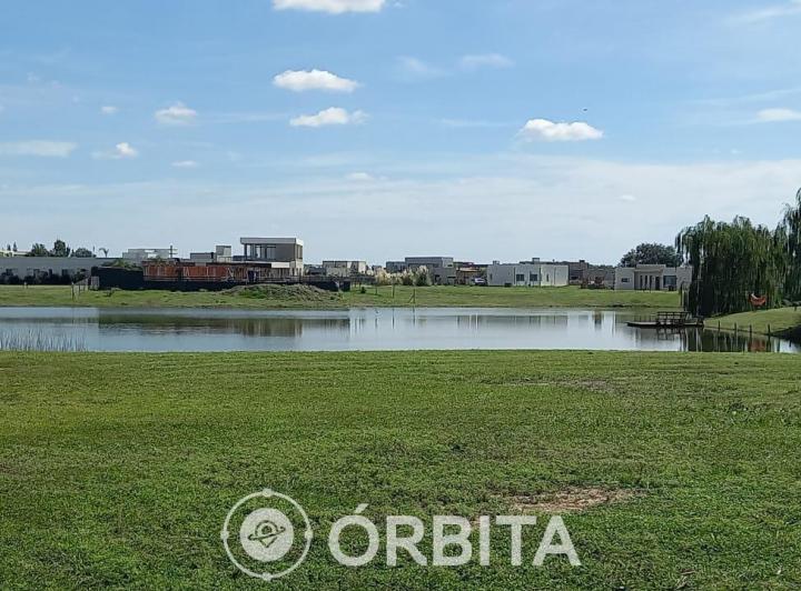 Terreno · 1111m²