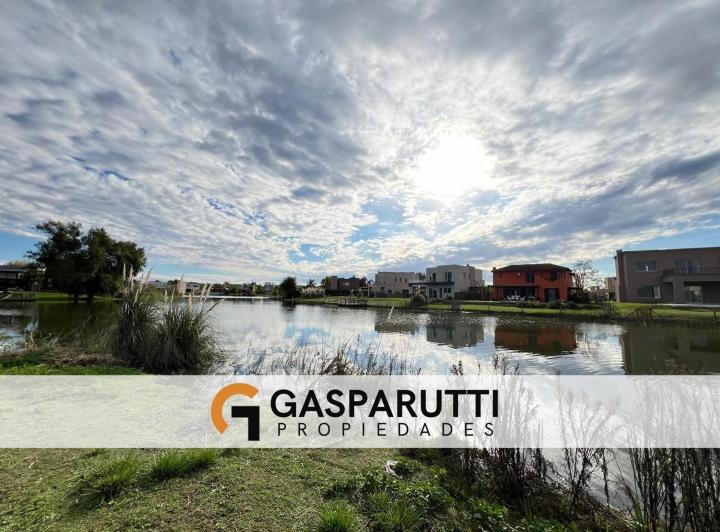 Terreno · 942m²