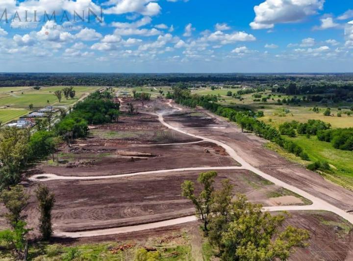 Terreno · 803m²