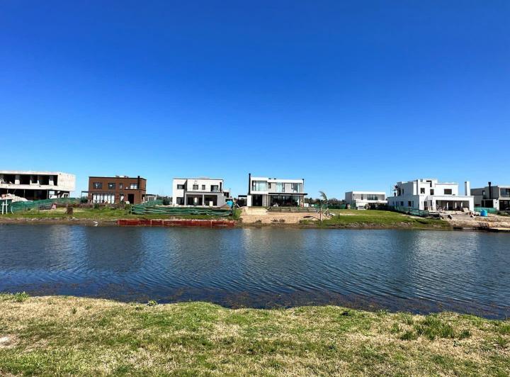 Terreno · 851m²