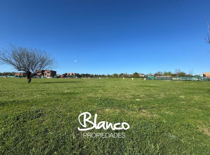 Terreno · 600m²