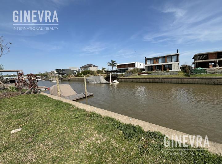 Terreno · 903m²