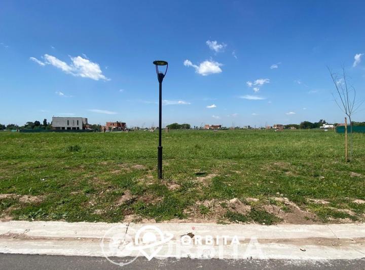 Terreno · 610m²