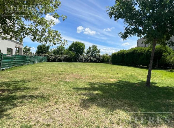 Terreno · 574m²