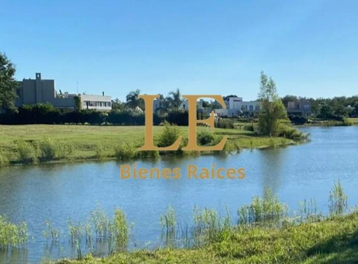 Terreno · 941m²