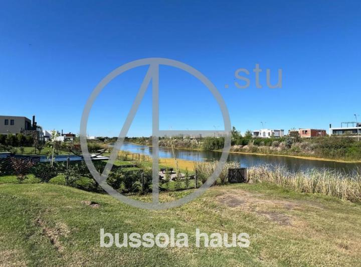 Terreno · 992m²