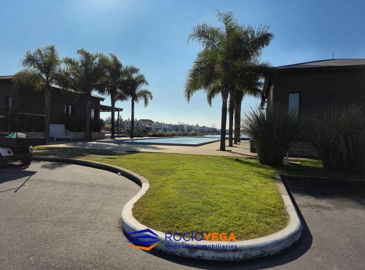 Terreno · 903m²