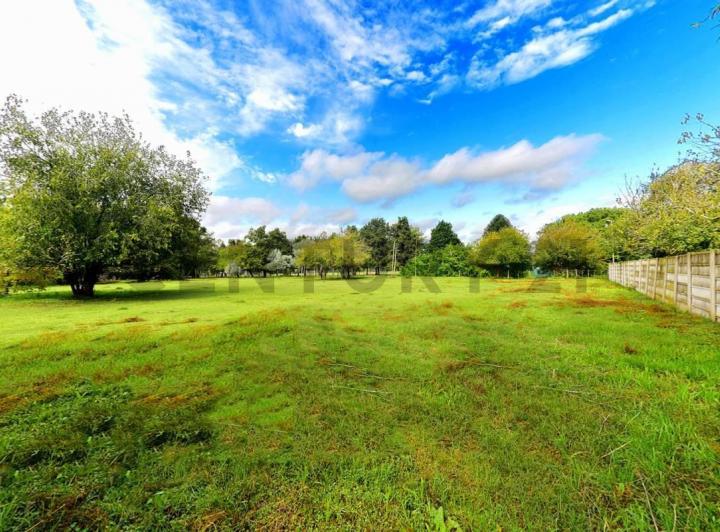 Terreno · 703m²