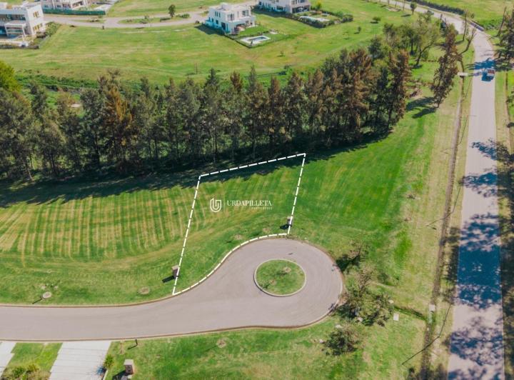 Terreno · 802m²