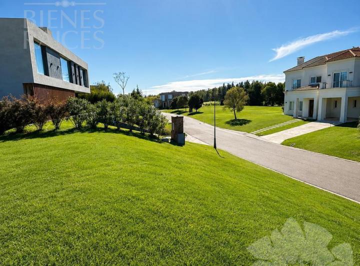 Terreno · 1309m²