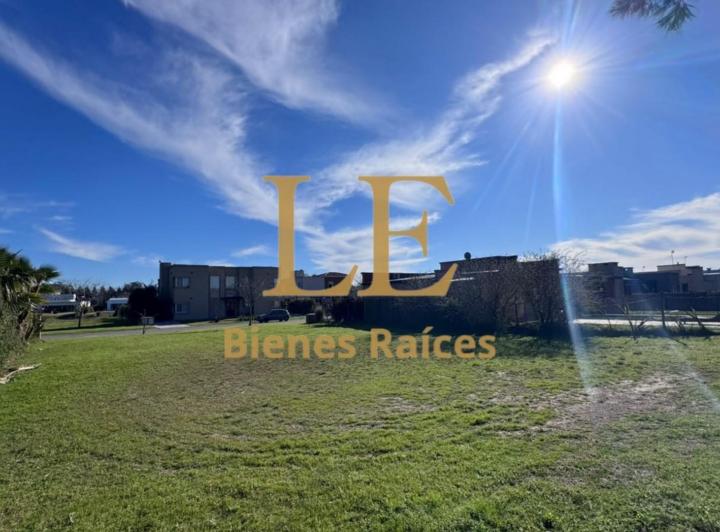 Terreno · 701m²