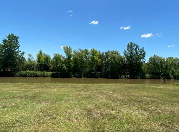Terreno · 904m²