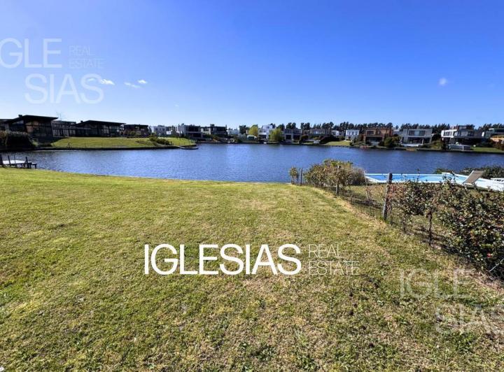Terreno · 675m²