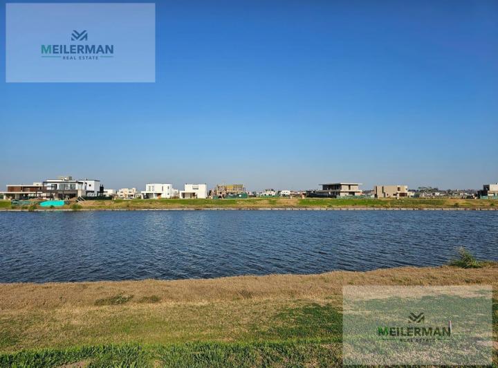 Terreno · 908m²