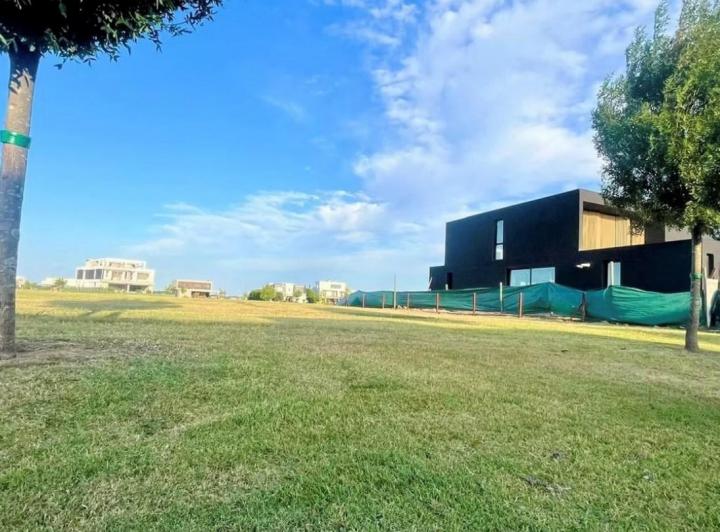 Terreno · 852m²