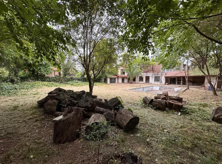 Terreno · 911m²