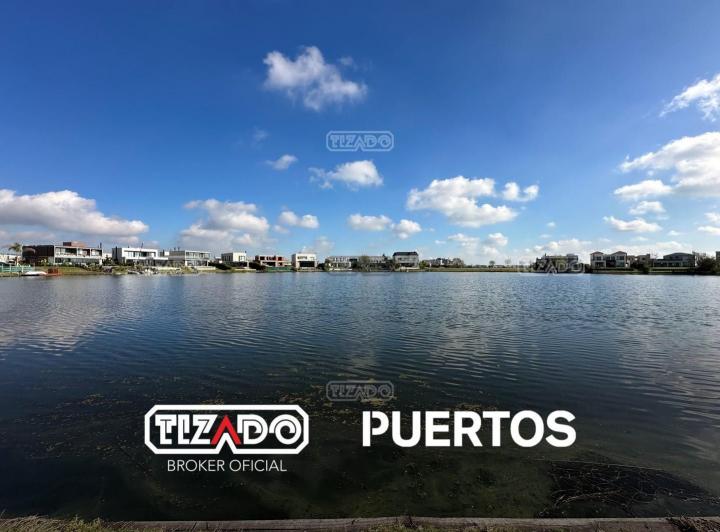 Terreno · 883m²