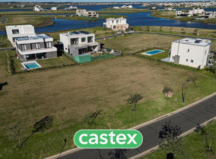 Terreno · 680m²